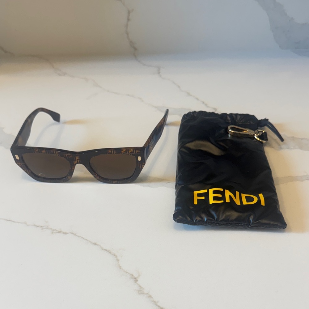 Fendi Black and Brown Sunglasses